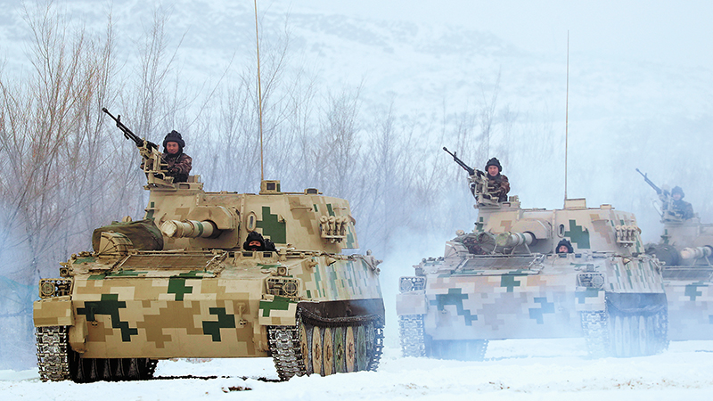 新春走軍營丨冬訓①沖進風雪，體驗“凍感”與“動感”