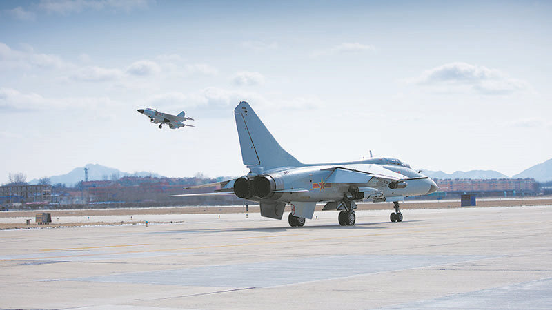 鷹擊長(zhǎng)空！北部戰(zhàn)區(qū)海軍航空兵某旅飛行訓(xùn)練影像