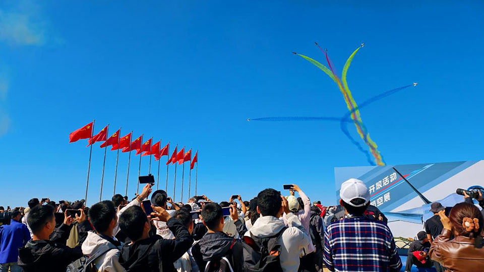 鷹擊長空：鏡頭下的“藍(lán)天舞者”，每一幀都是壁紙