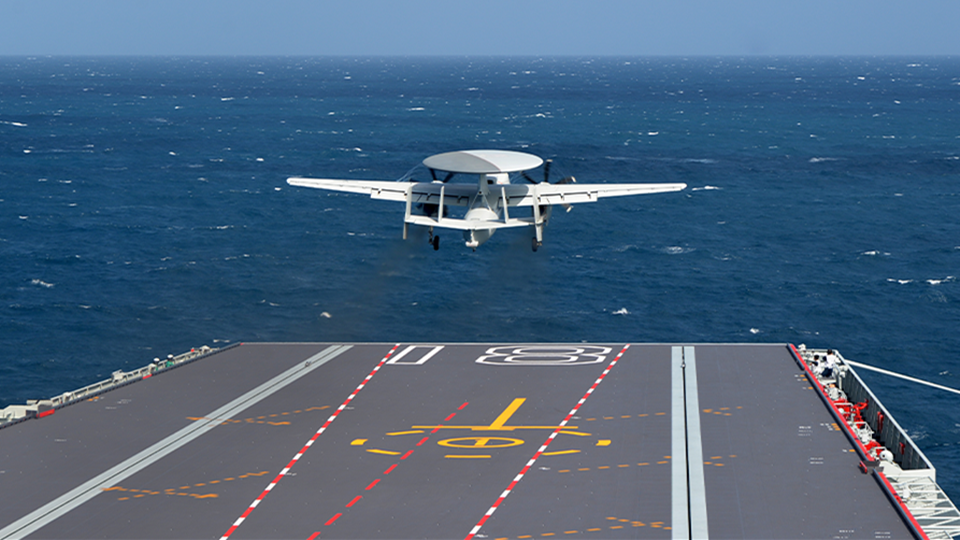 福建艦航母編隊(duì)首次海上實(shí)兵訓(xùn)練