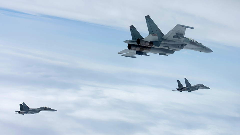 向戰(zhàn)而飛！空軍航空兵某旅開展新年度首個飛行日訓(xùn)練