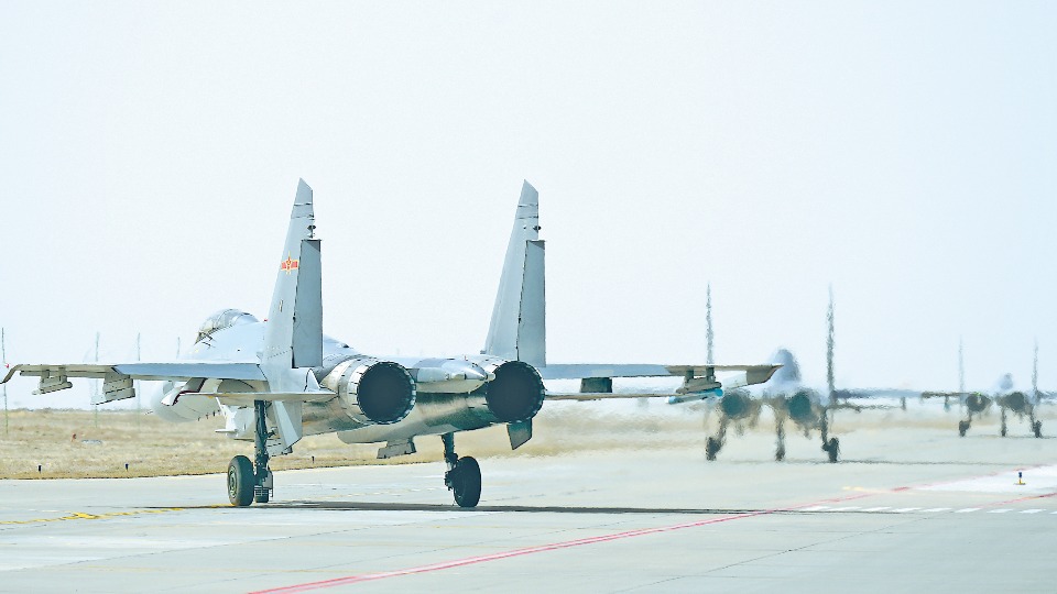 鷹擊長(zhǎng)空——西部戰(zhàn)區(qū)空軍某部訓(xùn)練影像