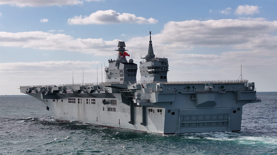 海軍四川艦順利完成首次航行試驗(yàn)