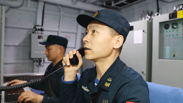 了不起的中國軍人丨董國峰：登上了更先進的戰(zhàn)艦，就得挑戰(zhàn)更先進的專業(yè)