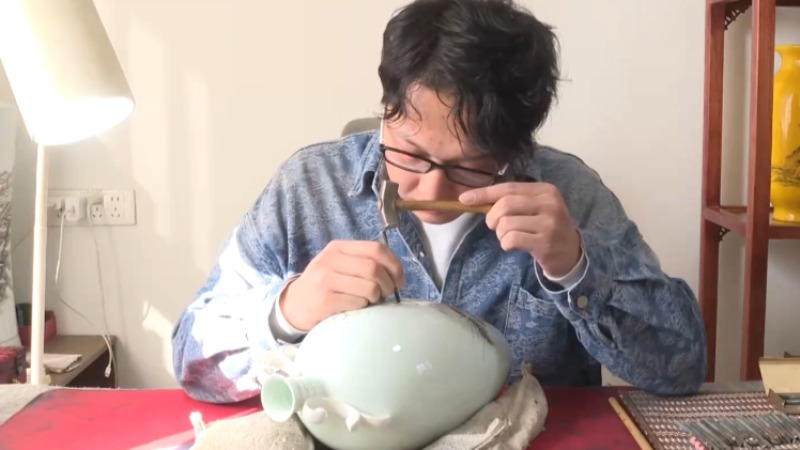 文化中國行丨讓小眾非遺出圈！“90后”刻瓷技藝傳承人的守藝與破局