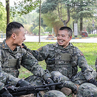 “最美新時(shí)代革命軍人”李興坤：奮戰(zhàn)一線25年的特戰(zhàn)老兵