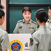 最美新時(shí)代革命軍人風(fēng)采丨傅婉娟：三尺講臺(tái)“播火者”
